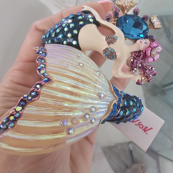Betsey Johnson Mermaid Crystal Statement Bracelet - Blue, Pink & Gold - Picture 4 of 10
